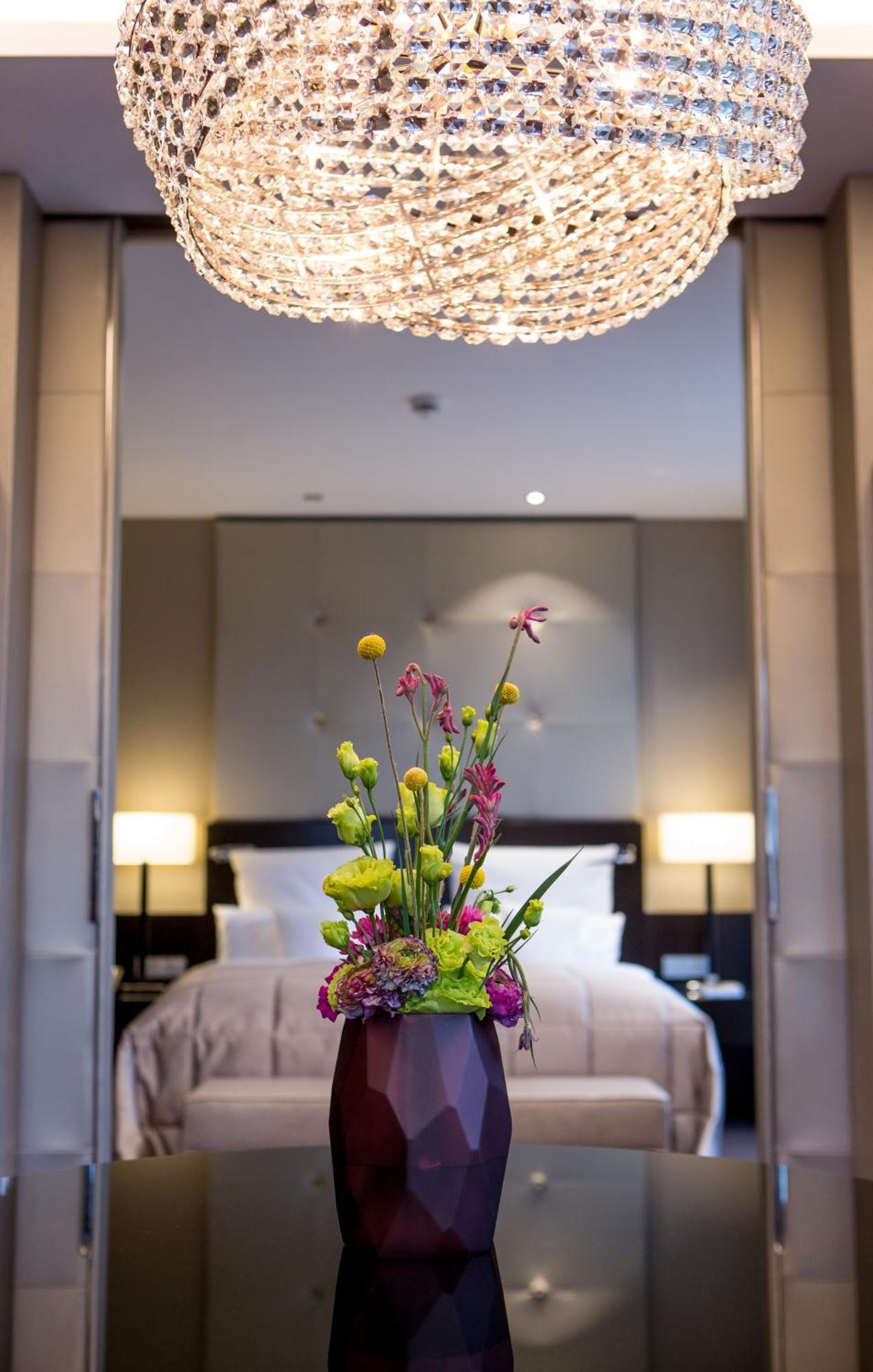 Relais & Chateaux Hotel Burg Schwarzenstein 가이젠하임 외부 사진