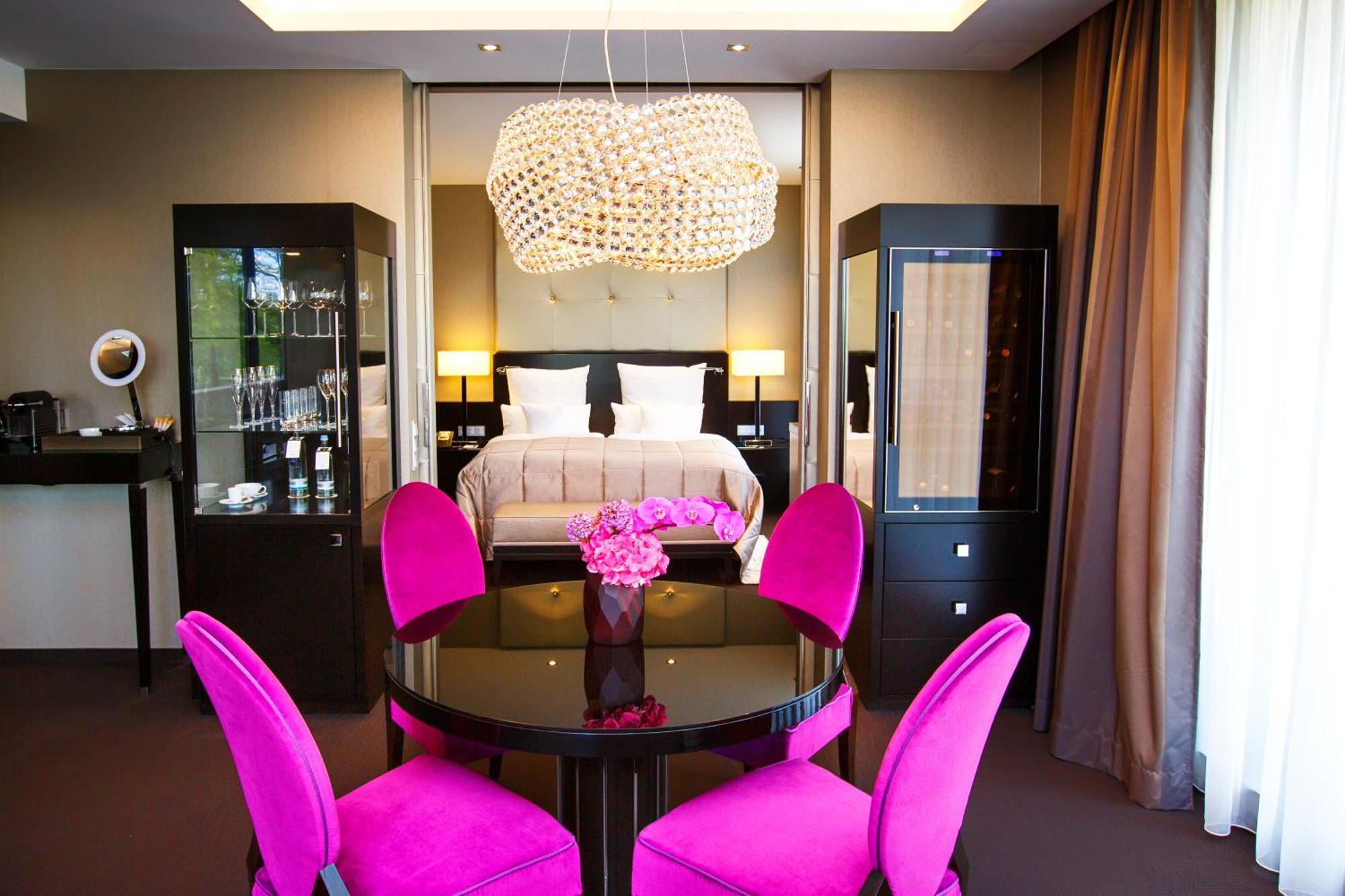 Relais & Chateaux Hotel Burg Schwarzenstein 가이젠하임 외부 사진